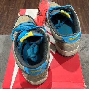 Woman’s dunk sky hi essential shoes